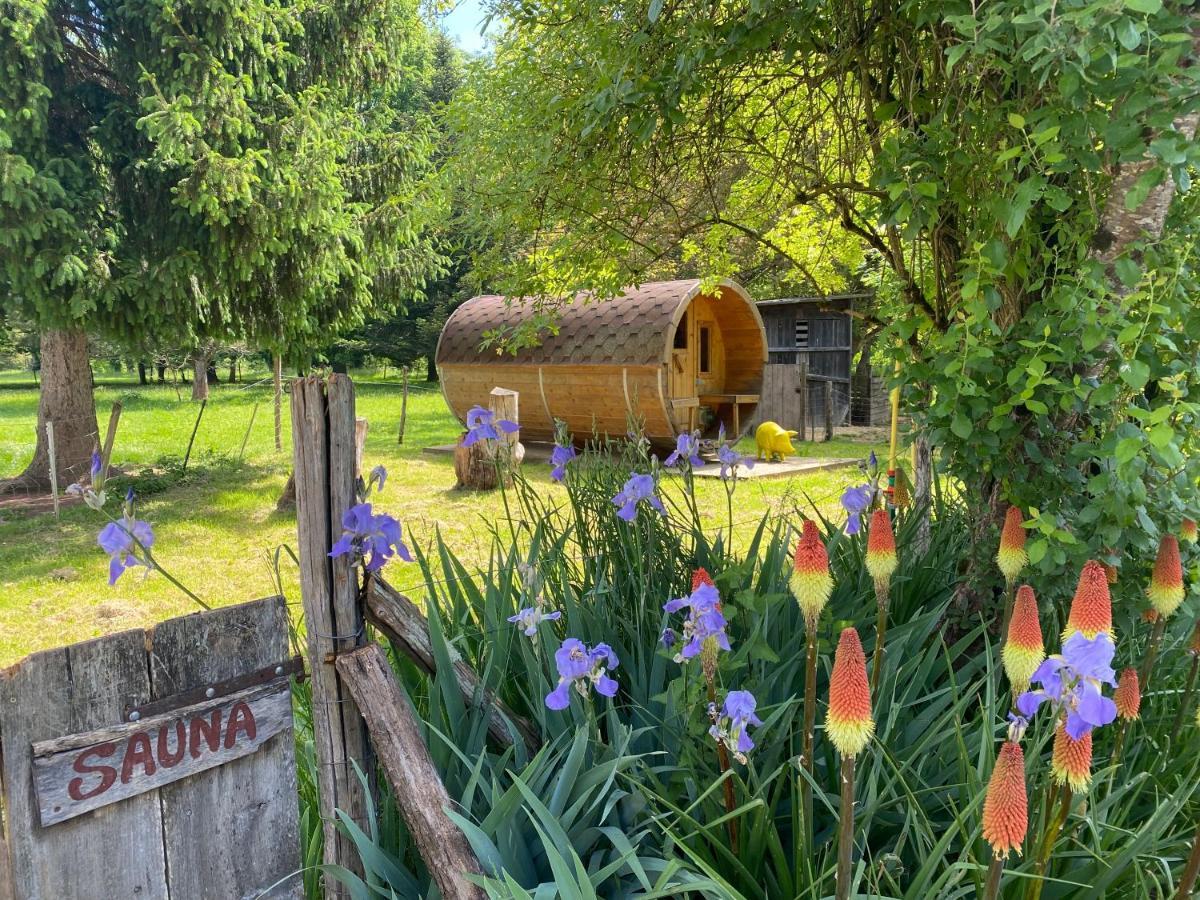 Camping La Ferme De Perdigat Limeuil Exterior photo