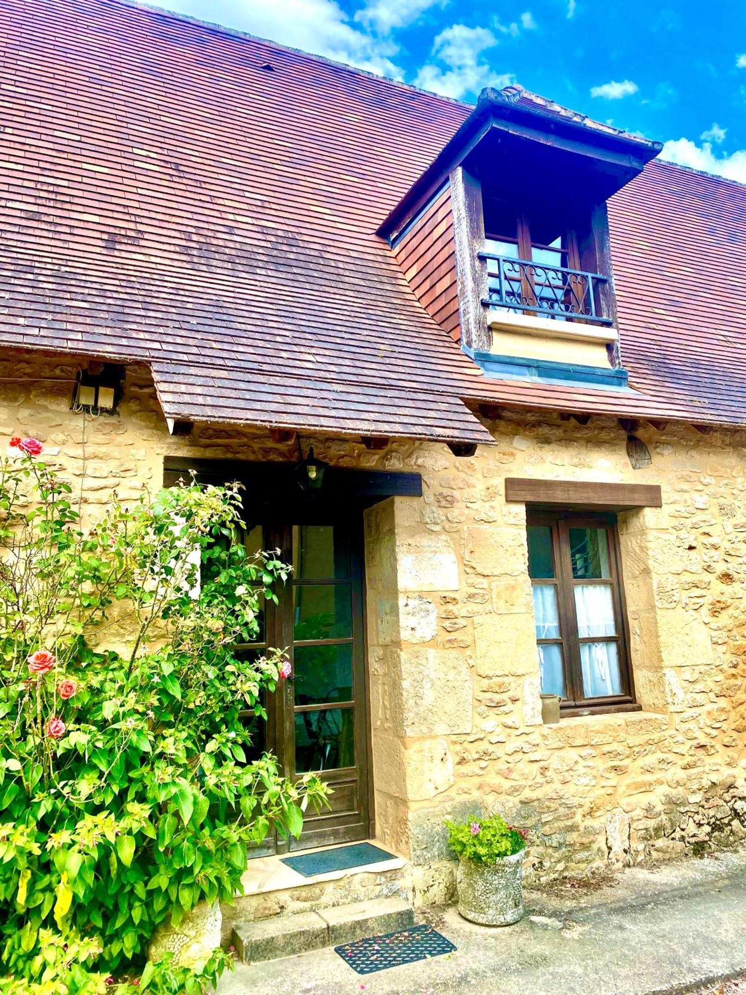 Camping La Ferme De Perdigat Limeuil Exterior photo